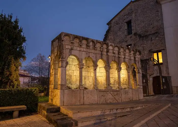 Fontana Fraterna, Isernia