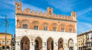 Cosa vedere a Piacenza, la città natale di Giorgio Armani