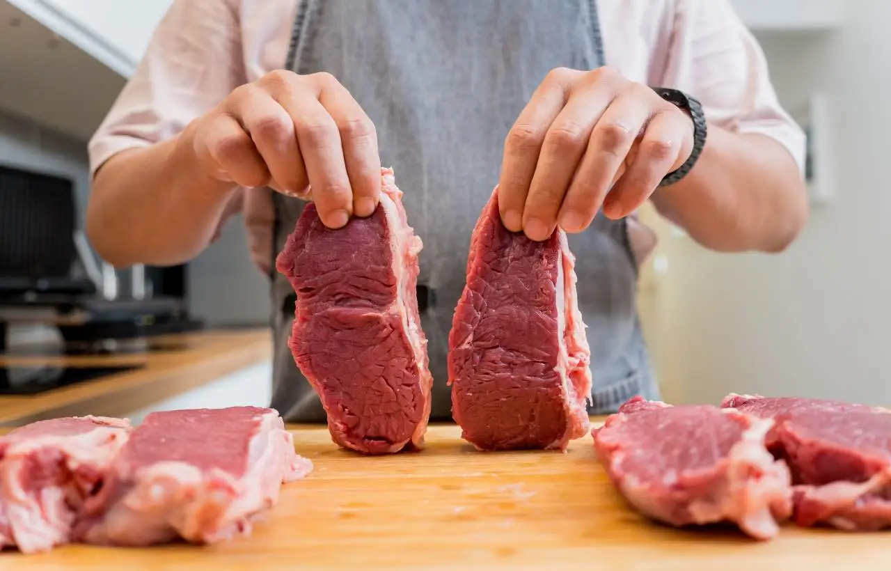 Carne rossa, di recente ne mangiamo sempre meno