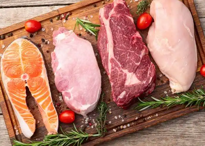 Mix di carne e di pesce, così la nostra dieta sta cambiando