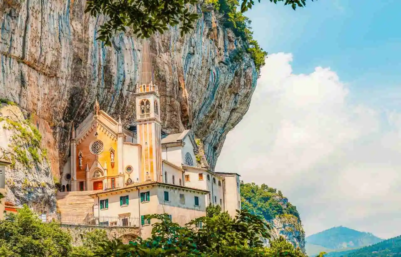 Il Santuario della Madonna della Corona