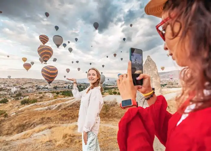 Due amiche in vacanza in Cappadocia, Turchia