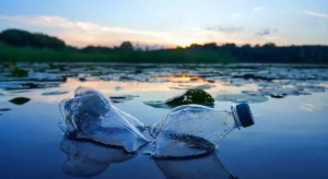 Intelligenza Artificiale contro la plastica negli oceani