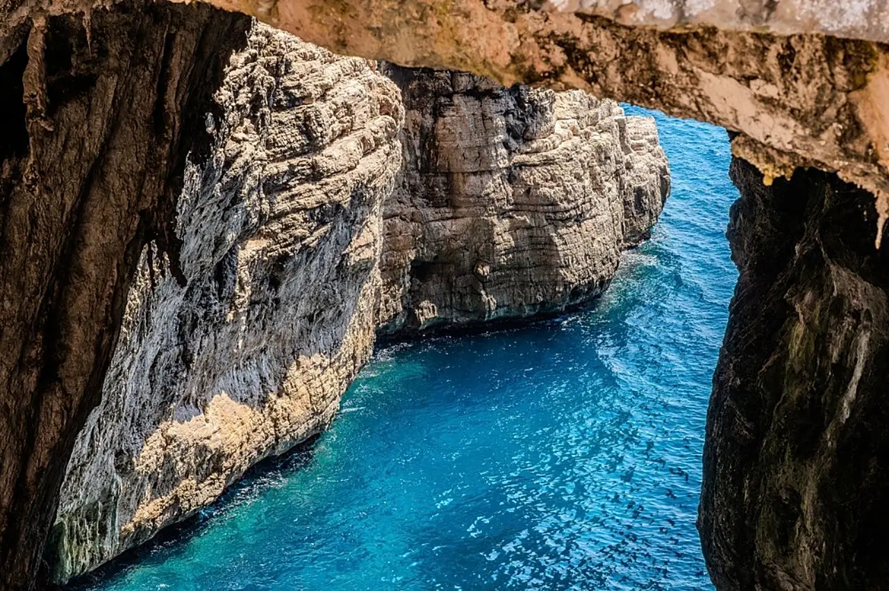 Giornate FAI autunno 2025, tra i luoghi e le aperture nel Lazio c'è la Grotta del Turco Gaeta