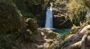 Cascata delle Tartare a Jenne: come arrivare, cosa vedere e perché visitarla