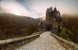 I castelli stregati in Italia da visitare ad Halloween, ecco i luoghi da "brividi"