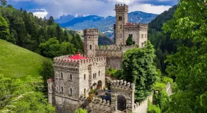 Castello di Gernstein in Val d’Isarco: storia, leggenda e natura tra Chiusa e Latzfons