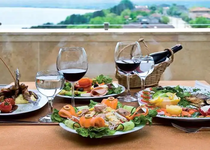 Un menù gourmet in Francia: a Marsiglia costa solo 1 euro