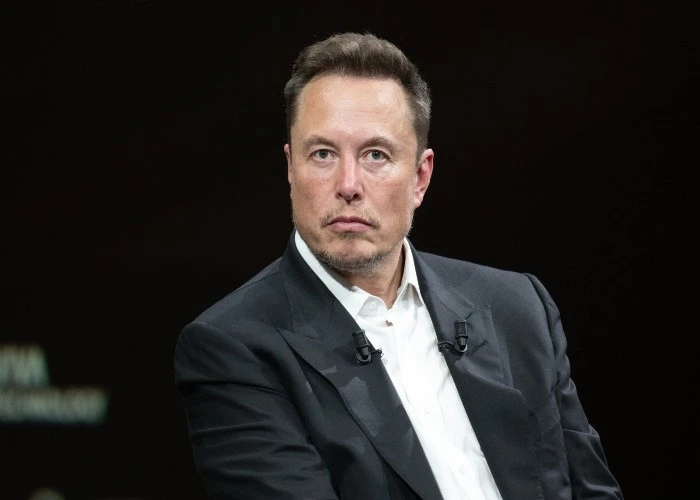 Elon Musk ora ha lanciato Grokipedia, rivale di Wikipedia