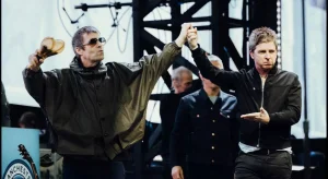 OASIS: “Wonderwall” compie 30 anni e il mito di Morning Glory continua a risuonare