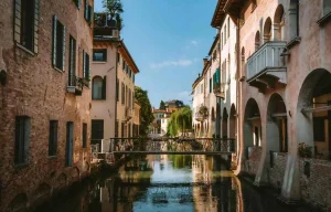 Questa città è una perfetta alternativa a Venezia, dista solo 30 minuti e costa molto meno