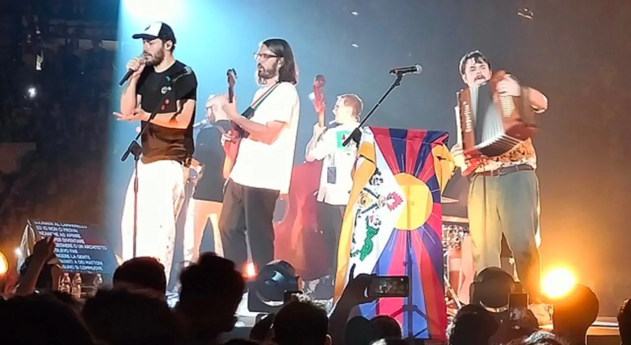 Pinguini tattici nucleari concerto