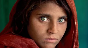 Steve McCurry. Orizzonti lontani: la mostra fotografica da non perdere a Parma