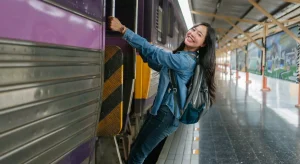 Natale 2025: giovani 16-25 anni viaggiano gratis sui mezzi pubblici del Lazio