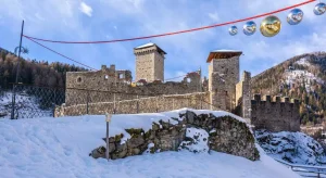 Borgo di Ossana 2025: oltre 1600 presepi tra storia, arte e tradizione