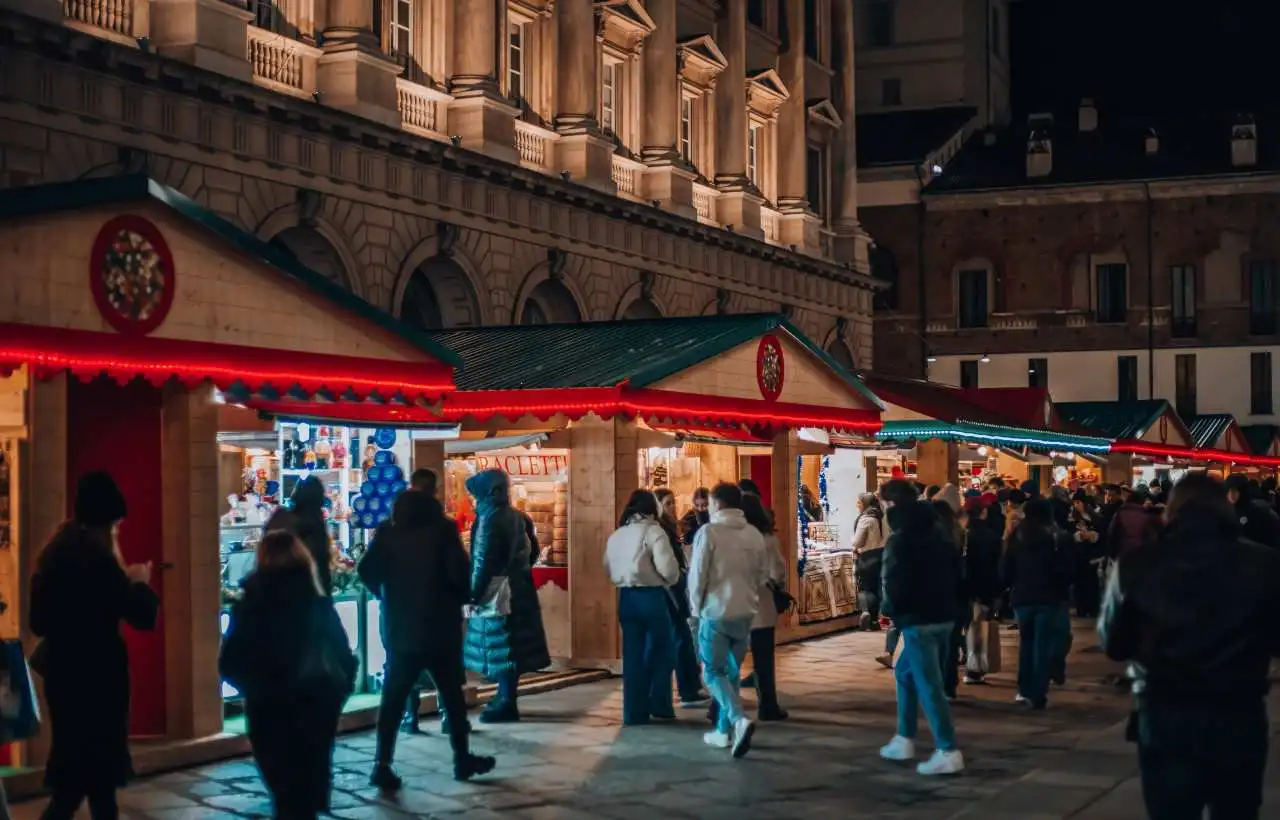 Un mercatino di Natale a Milano