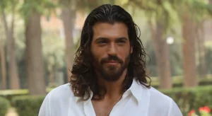 Can Yaman: età, fidanzata, dove vive, studi e carriera. Tutto sul protagonista di Sandokan