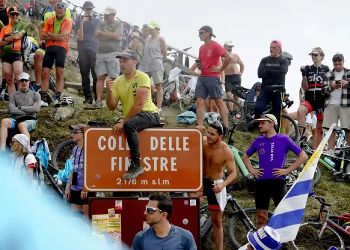 Tifosi sul Colle delle Finestre