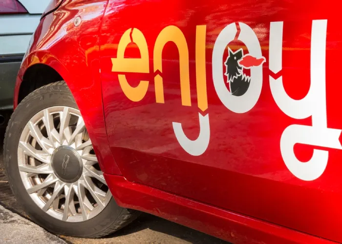 Logo Enjoy su una FIAT 500