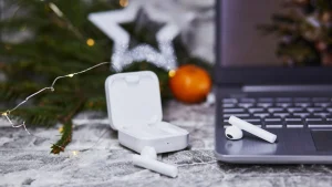 Gadget tech per Natale 2025: 5 idee regalo sotto i 50 euro
