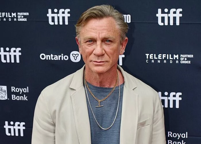 Daniel Craig (alias Benoit Blanc)