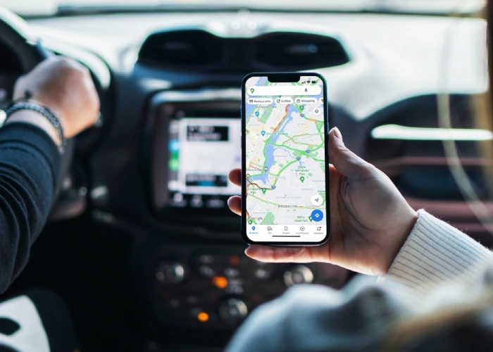 Google Maps in auto