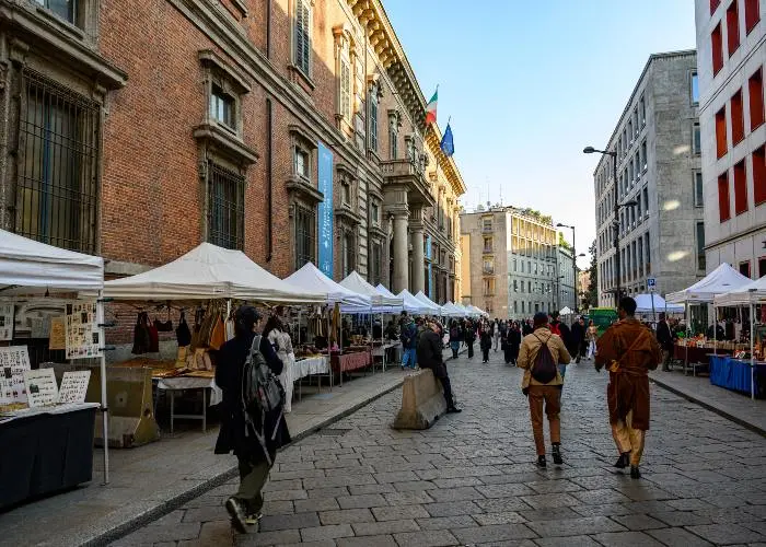 Mercatino a Brera, Milano