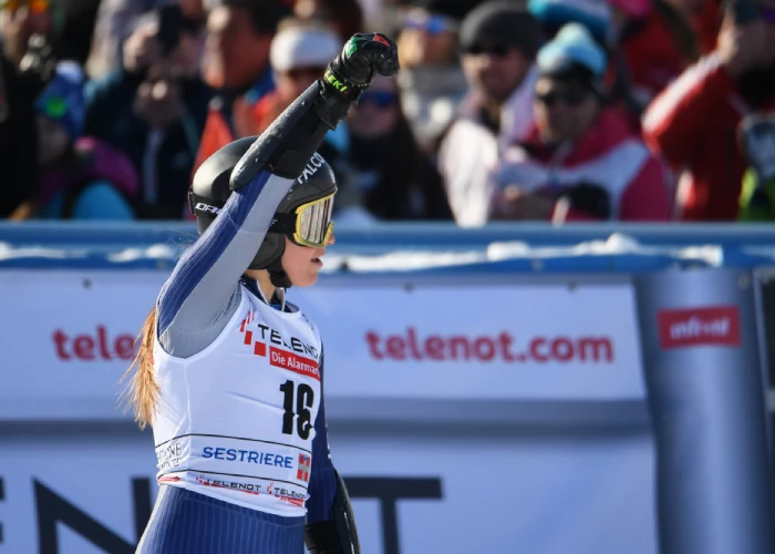 Sofia Goggia festeggia a Sestriere nel 2020