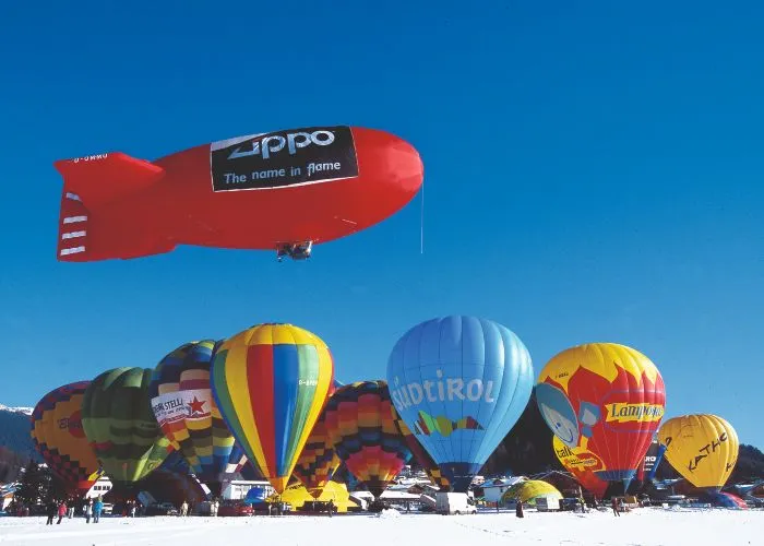 Il Dolomiti Ballonfestival a Dobbiaco.