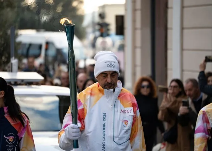La Fiamma Olimpica delle Olimpiadi Milano-Cortina 2026 a Olbia