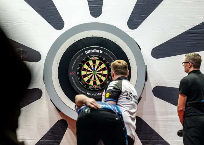 Una partita di freccette a Francoforte al GUDE Darts Open 2025 di Francoforte