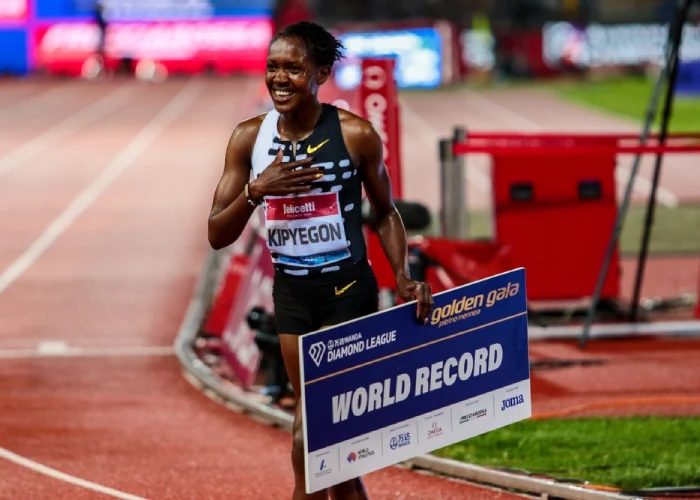 Il record del mondo di Faith Kipyegon nel 2023