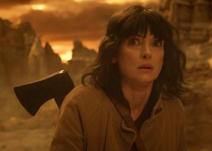 Winona Ryder (alias Joyce Byers) in una scena di Stranger Things 5