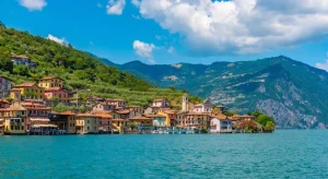 Al Lago d’Iseo apre il Mirad’Or, il primo museo galleggiante d’Italia
