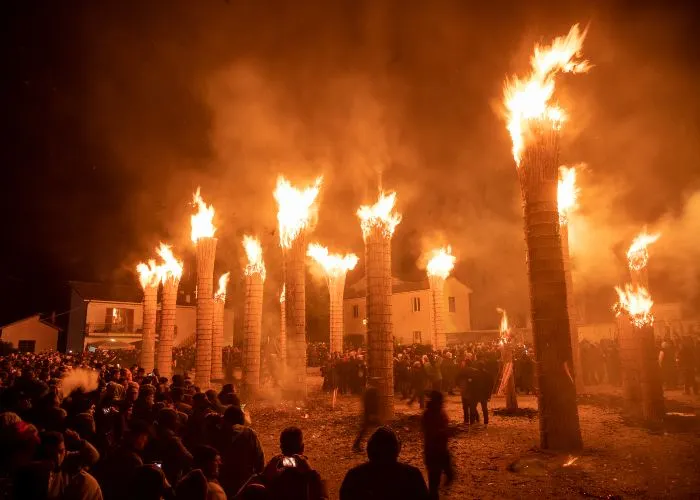 Non solo sagre in Abruzzo a gennaio 2026, a Fara Filiorum Petri c'è la Festa delle Farchie