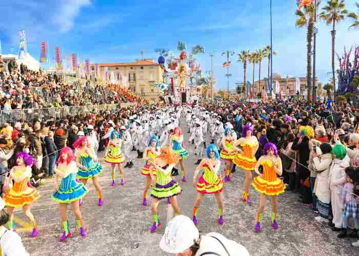 Una sfilata al Carnevale di Viareggio