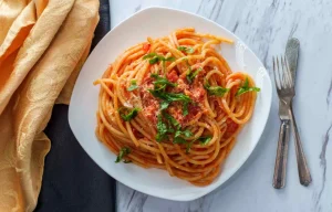 Come preparare gli spaghetti alla Berrettini, la ricetta originale amata da Sinner