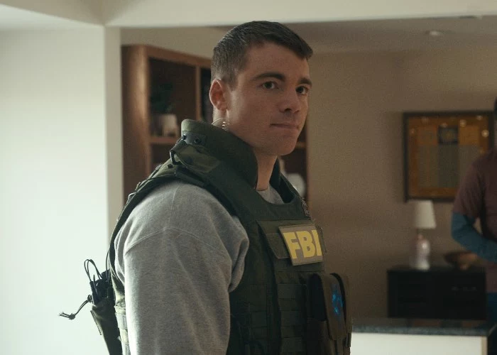Gabriel Basso in una scena della serie Netflix 'The Night Agent'