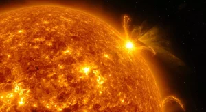 Tempesta solare 5 febbraio 2026: cosa aspettarsi e perché potrebbe sorprendere gli esperti