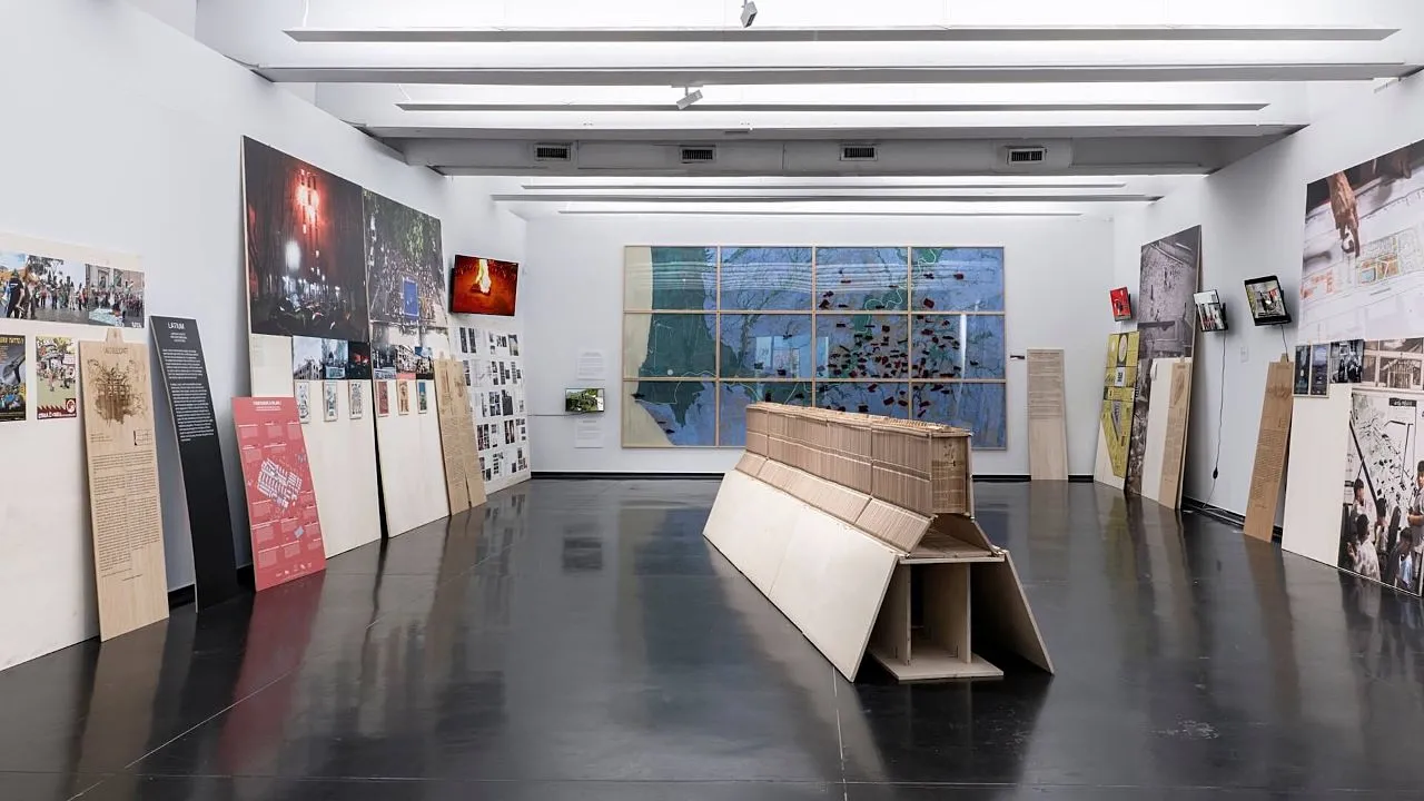 Abitare le rovine del presente