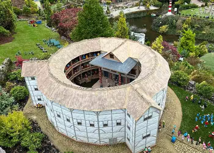 Globe theatre di Londra visto dall'alto