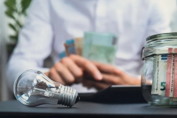 Bonus e consigli per risparmiare sulle bollette