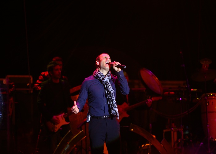 Sal Da Vinci durante un concerto