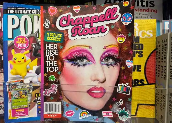 La cantante Chappell Roan sulla copertina di una rivista