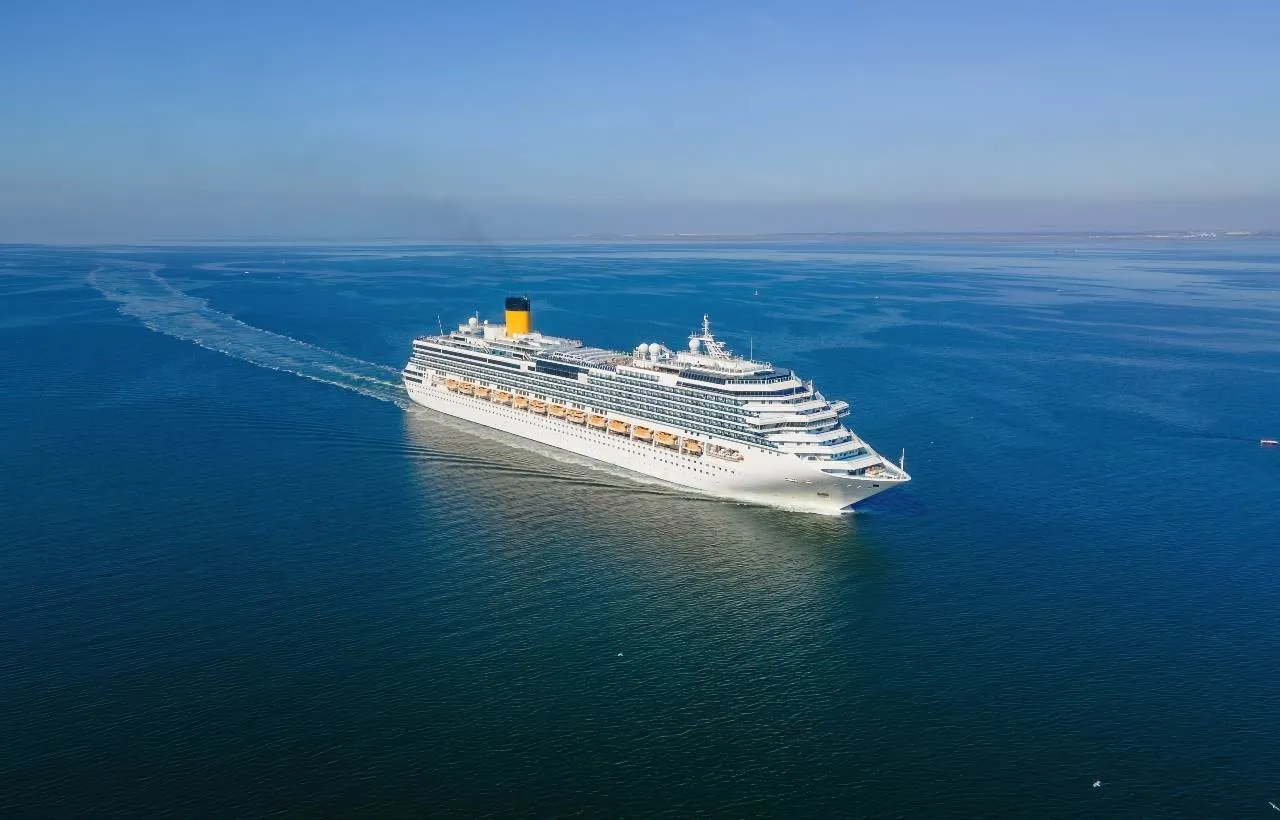 Nave durante una crociera