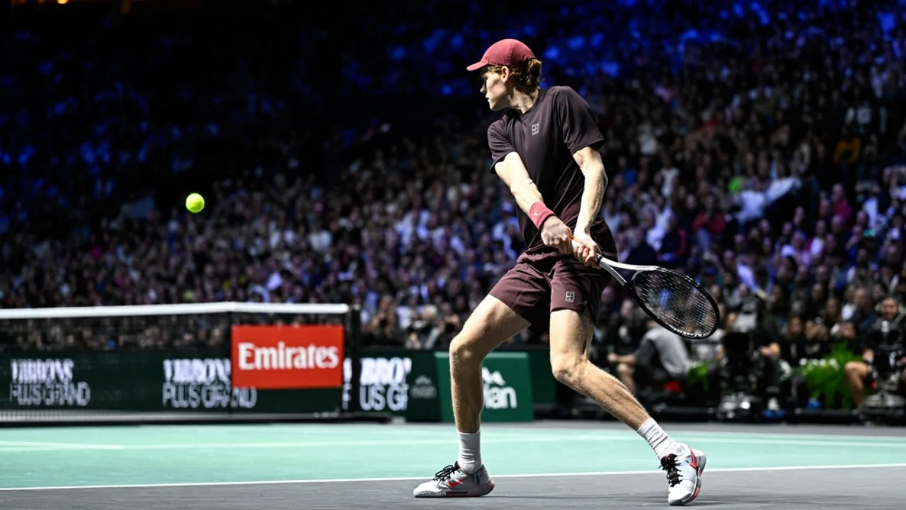 Jannik Sinner al Masters 1000 di Parigi nel 2025