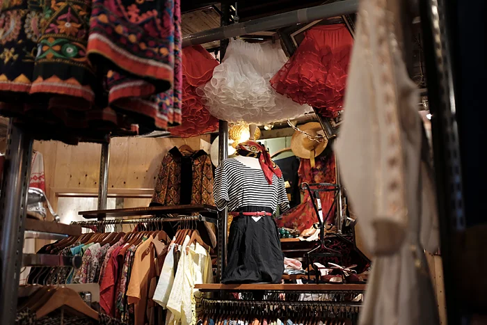 mercatino dell'usato abbigliamento vintage