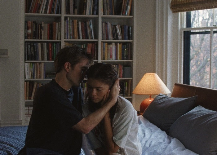 Robert Pattinson e Zendaya in The Drama