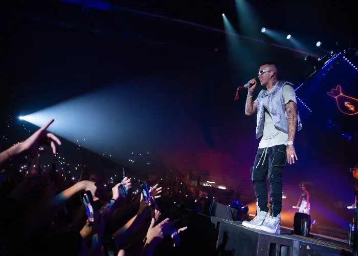 Date concerti Sfera Ebbasta 2026 - Un momento di un concerto di Sfera Ebbasta