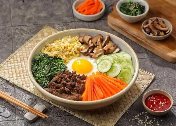 Piatti cucina coreana: - Bibimbap